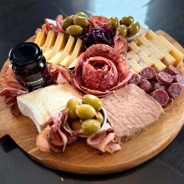 Plateau de fromages et charcuteries