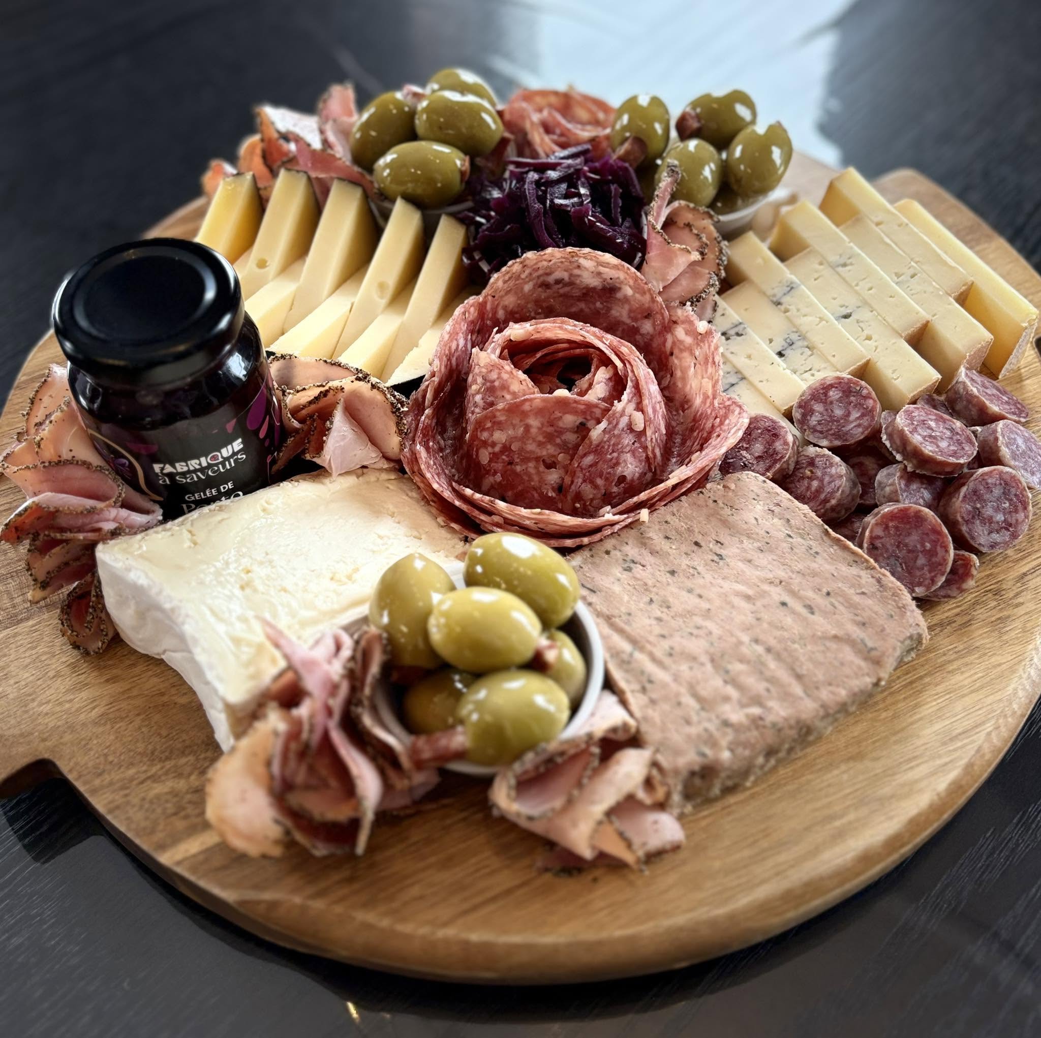 Plateau de fromages et charcuteries